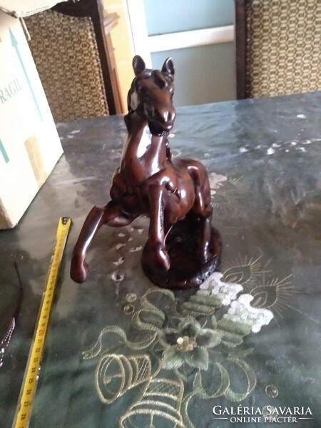 Horse statue, large size, heavy, negotiable