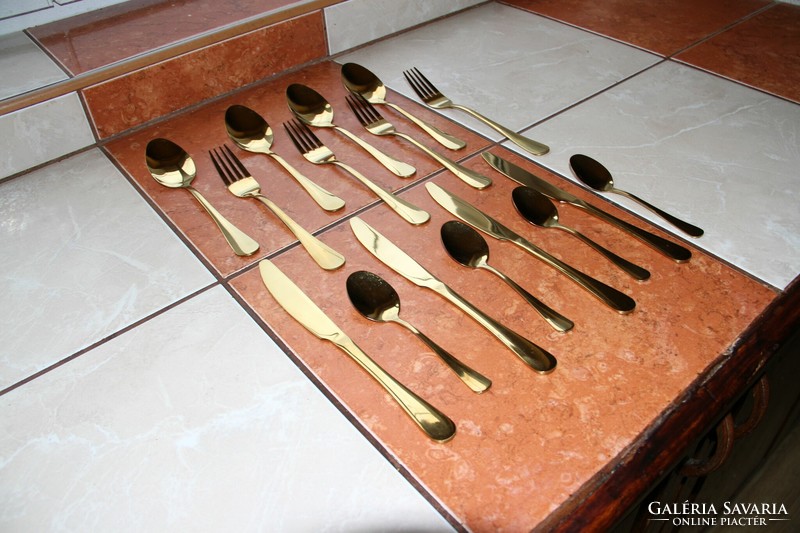 Sinsay bright gold color 16 pcs. Cutlery set in box