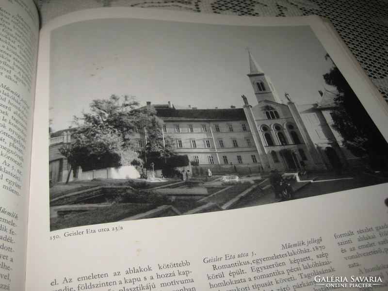 Cityscapes and monuments of Pécs 1966. 200 Oldaon, written by Dercsényi-pogány-szentkirályi