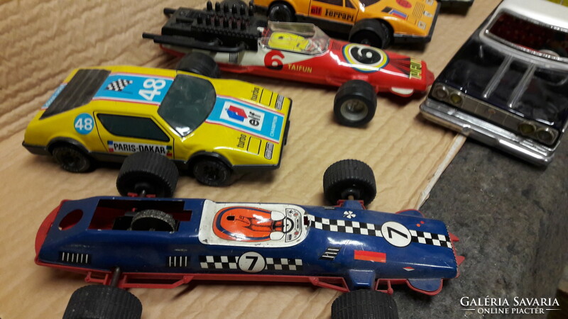 6 Disc cars, retro toy, flywheel in one, police, pickup, record goods factory?