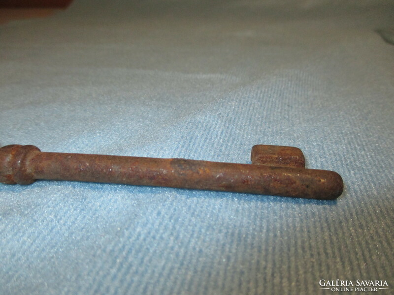 2 db régi-antik kulcs