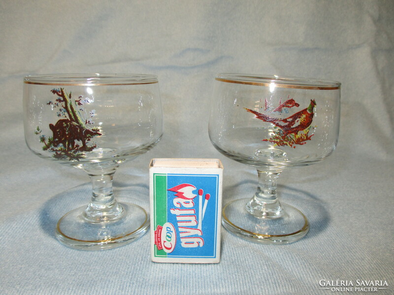 2 glasses with hunter pattern, animal pattern, pheasant, wild boar