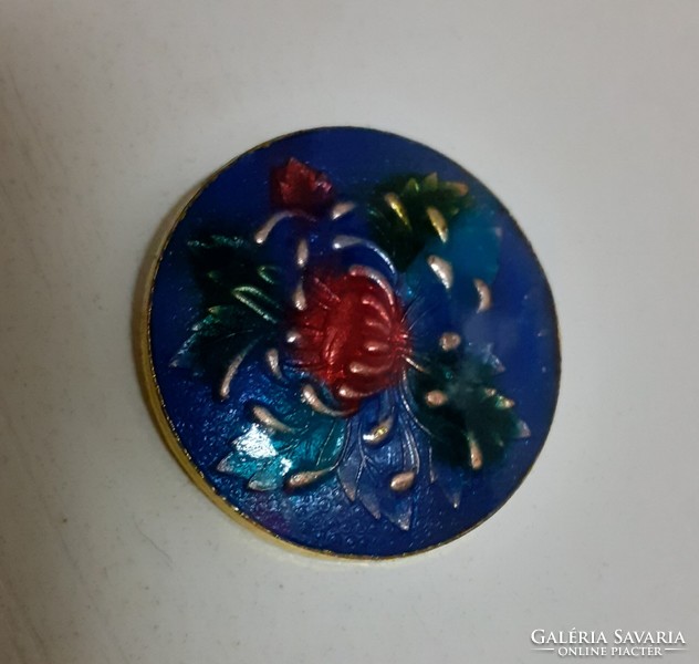 Gold plated fire enamel brooch pin in nice condition