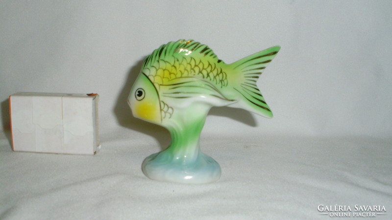 Old raven house goldfish figure, nipp