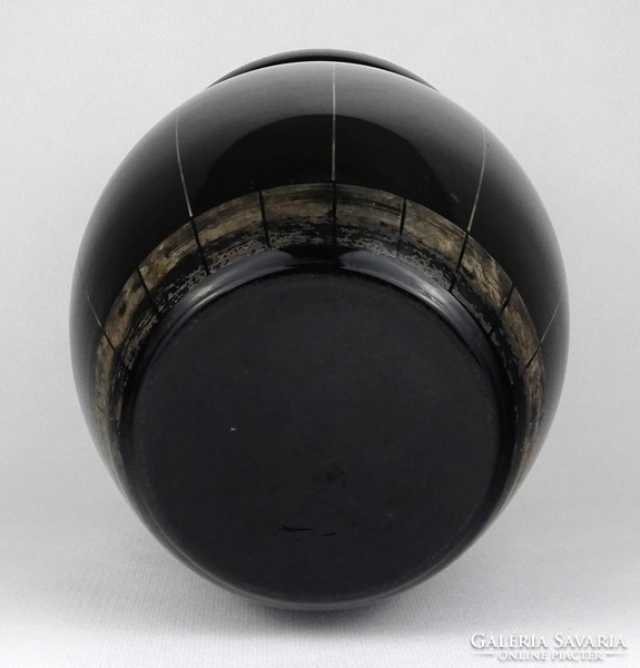 1L962 Régi fekete üveg váza ezüst díszítéssel 22 cm