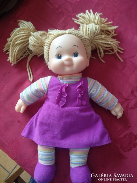 Big doll, old toy for little ones, recommend!