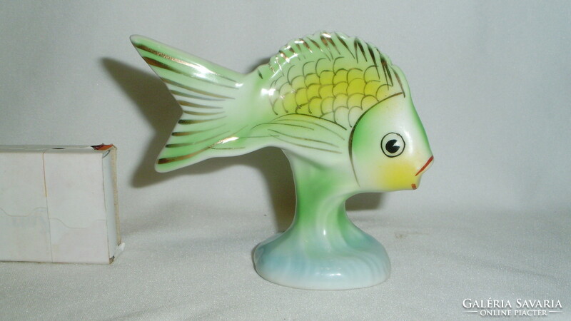 Old raven house goldfish figure, nipp