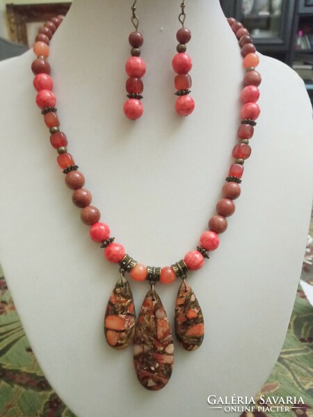 Almost all jewelry is set with a jasper pendant!!!!!