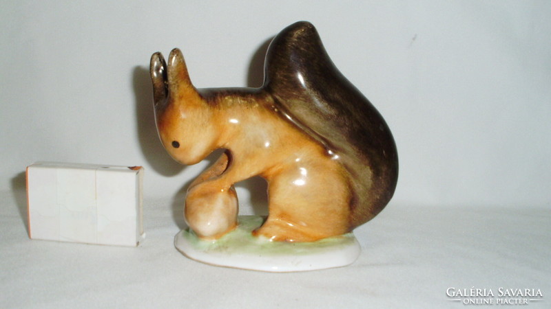 Bodrogkeresztúri kerámia mókus figura, nipp