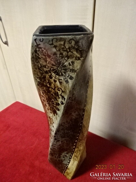 Magyar kerámia váza, csavart, kézi festésű, 40,5 cm magas. Vanneki! Jókai.