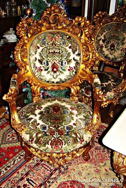 Bécsi Barokk aranyozott szalon garnitúra XVIII .sz.,asztal márványlappal,tükörkeret eladó.