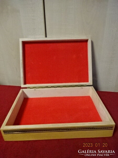 Wooden box made in Russia. Chestprom Ukraine. With red velvet lining. He has! Jokai.