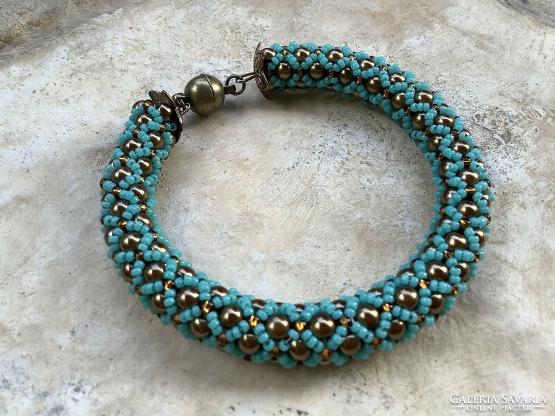 Bronze-colored tekla turquoise-colored pearl loop women's bracelet