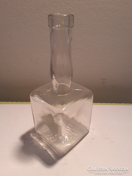 Régi likőrös palack Gschwindt-féle szögletes kis üveg