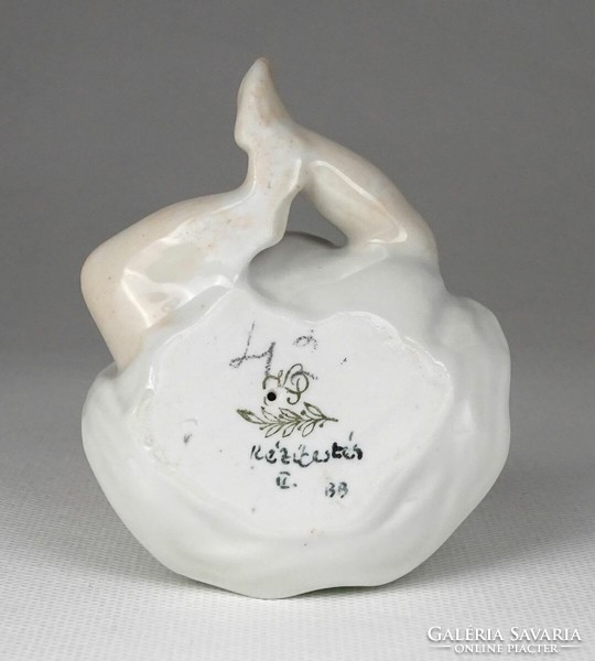 1L659 Babázó kislány Drasche porcelán figura 8.5 cm