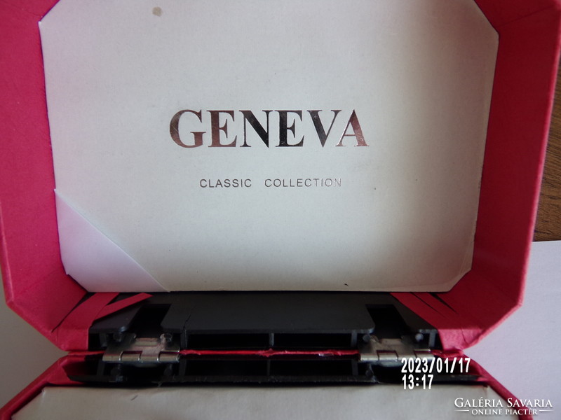 Geneva férfi és női karóra párban(dobozban)