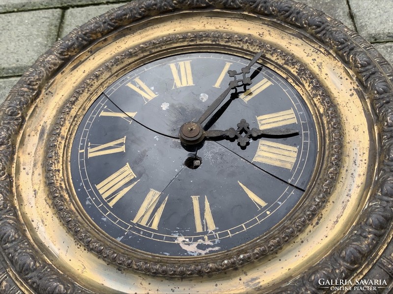 Antique wall clock in mint condition