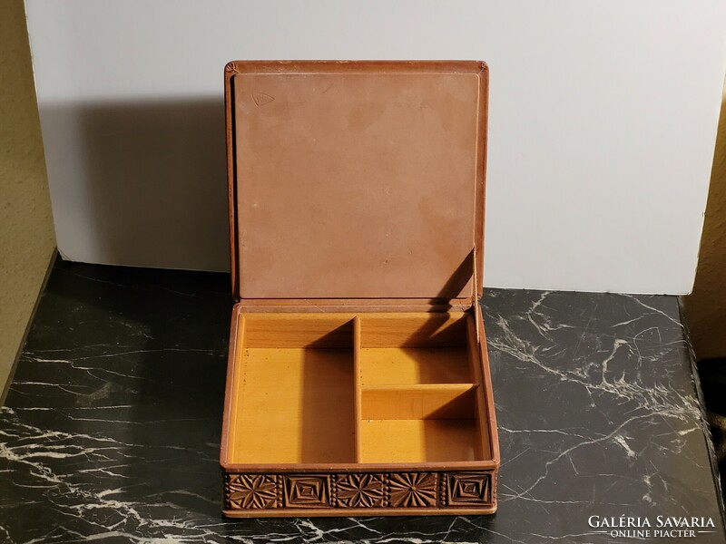 Leather-covered wooden box 18x18x6cm removable divider partition card box cigarette holder jewelry holder