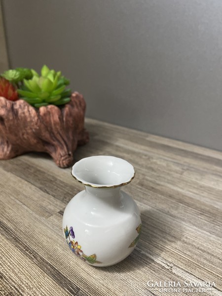 Small vase with Viktoria Herend pattern