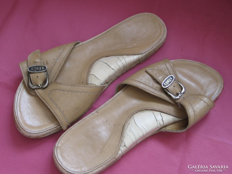 Retro museum round slippers from Békéscsaba
