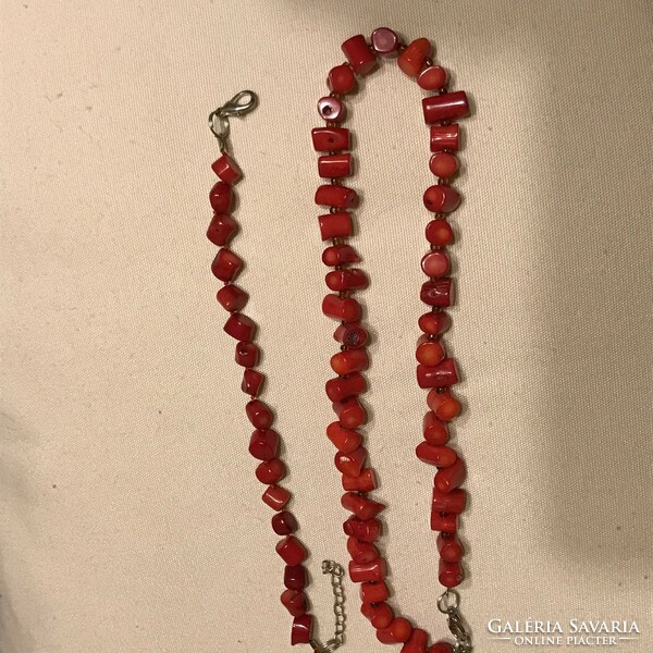 Coral necklace with bracelet