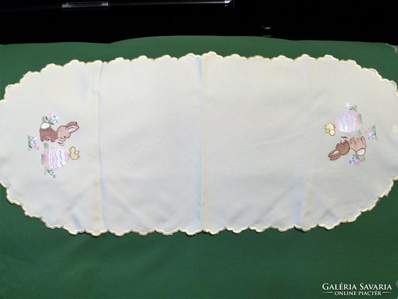 Beautiful Easter tablecloths 80 x 34 cm