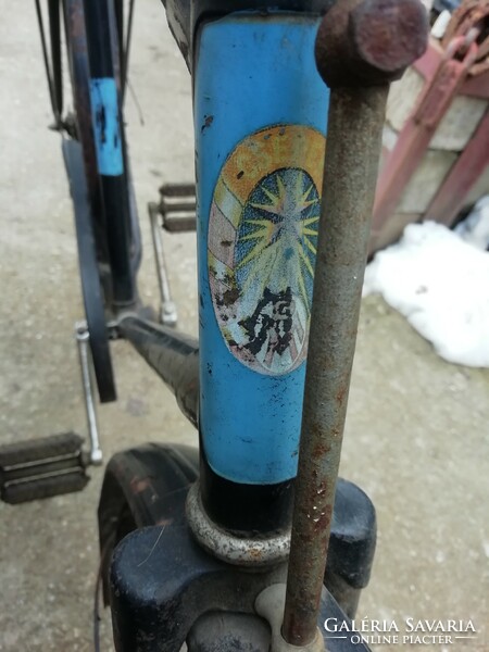 Antik Csepel  bicikli a képeken látható állapotban van ritka