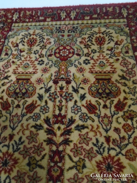 A luxury rug made of virgin wool with a beautiful animal motif