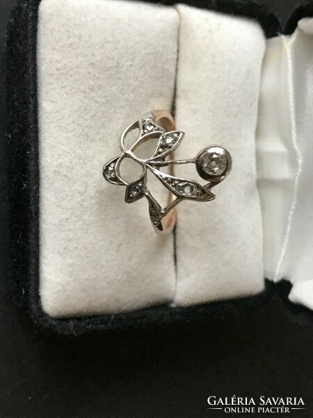 Art Nouveau leaf-bud ring with diamonds