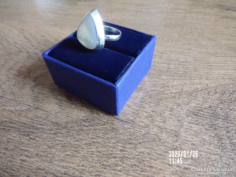 Mother of pearl silver ring