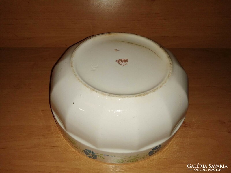 Old granite scone bowl (z)
