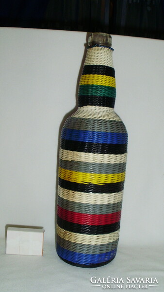 Retro, színes dróttal font üveg palack