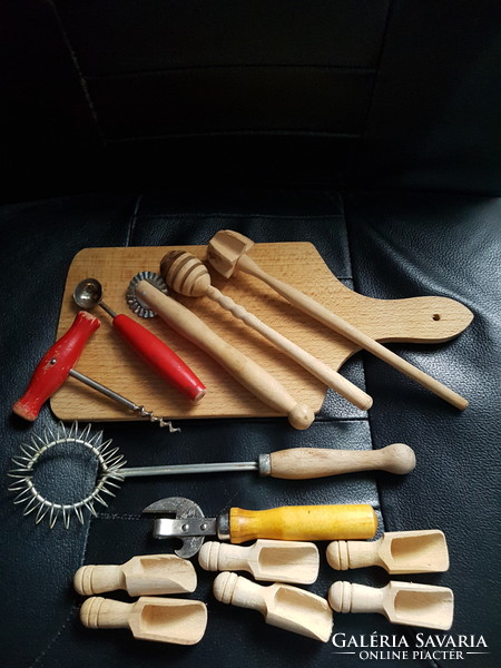 Wooden kitchen utensils - vitange - retro only in one.