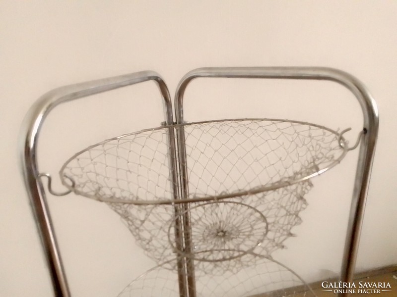 Retro metal mesh folding wire fruit holder potato basket kitchen basket storage rack