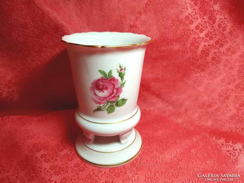 Beautiful rose patterned kaiser porcelain vase