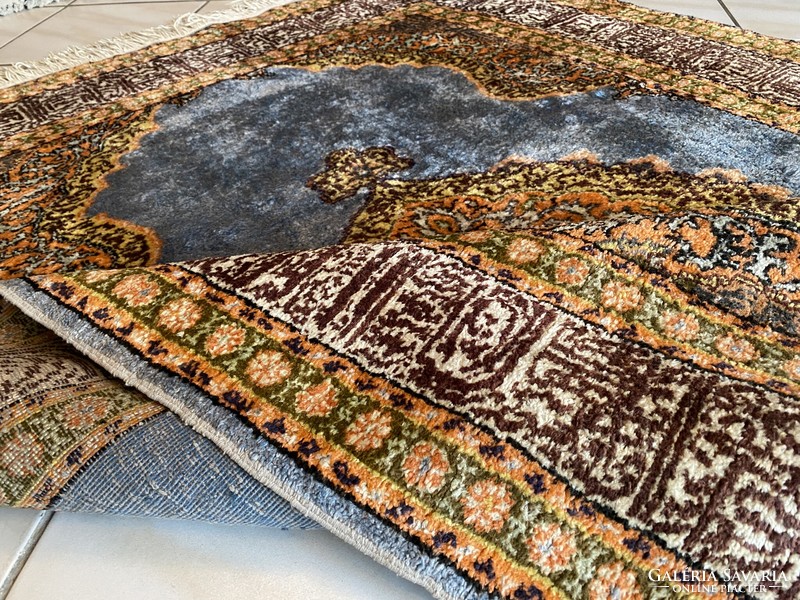 Hand-knotted turquoise silk carpet 125x190