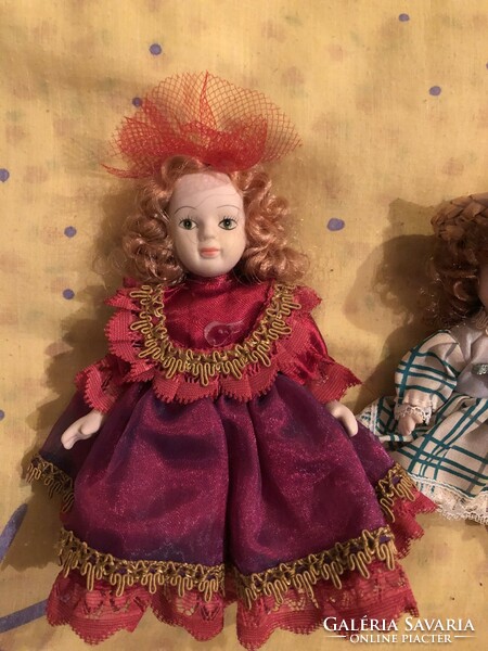 3 A doll with a porcelain head