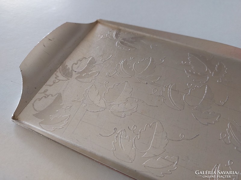 Retro aluminum metal tray with leaf pattern
