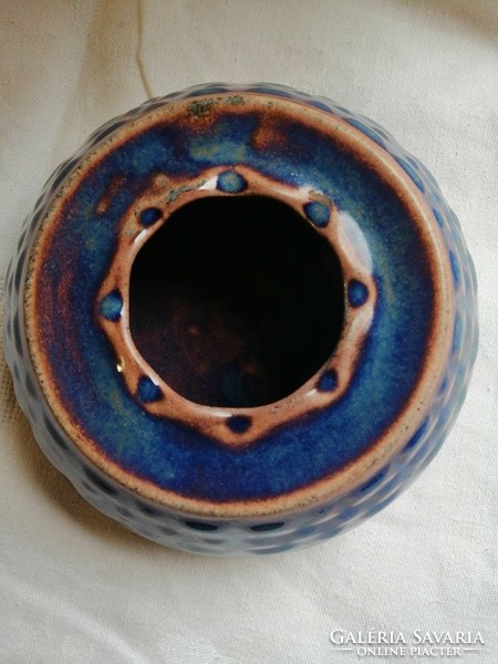 Retractable ceramic vase