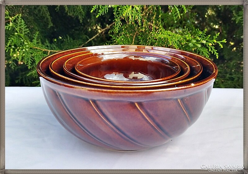 Chestnut-brown glazed, high-quality East German porcelain deep bowl set