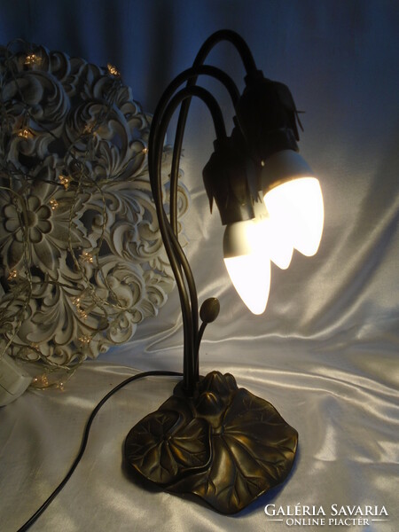 Secession-style 3-branch table lamp.