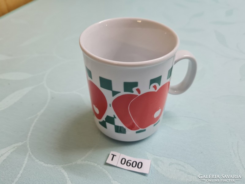 T0600 mug with apple pattern