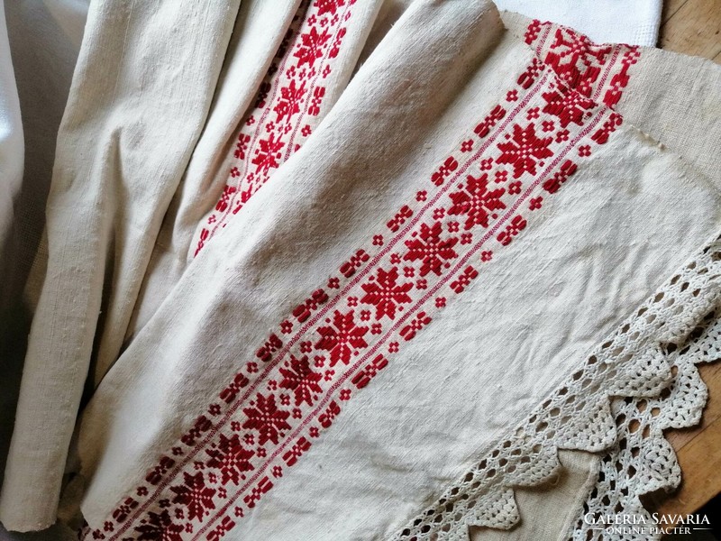 Hand-woven linen tablecloth