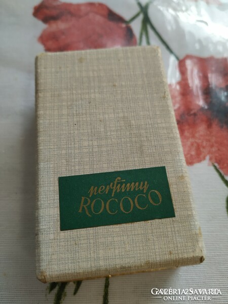 ROCOCO parfüm dobozában eladó!