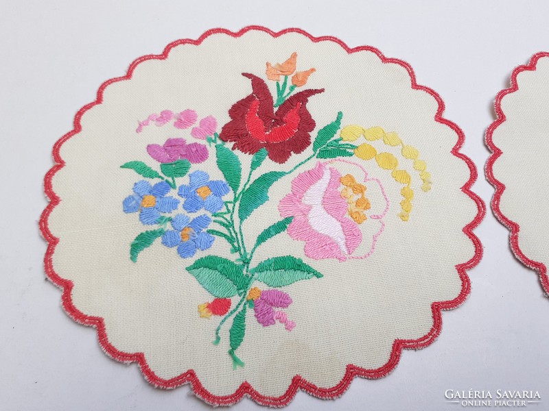 Retro Kalocsa round tablecloth needlework embroidery 2 pcs