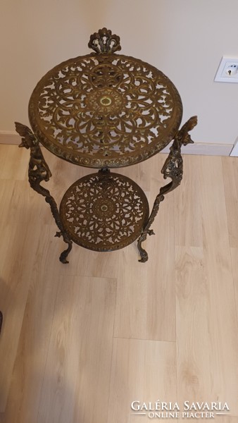 Igazi kuriózum! Eredeti sárgaréz antik asztalka