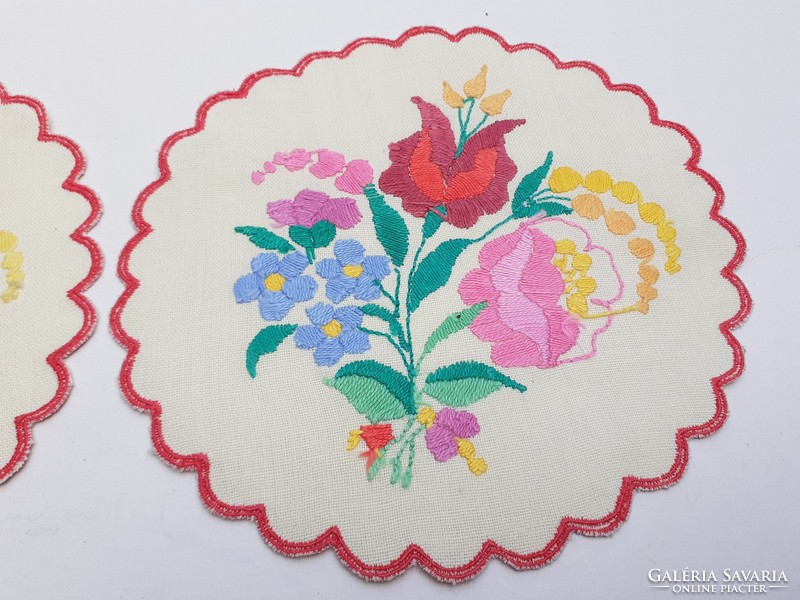 Retro Kalocsa round tablecloth needlework embroidery 2 pcs