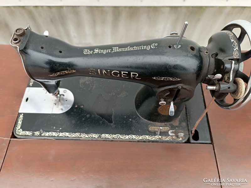 Singer sewing machine