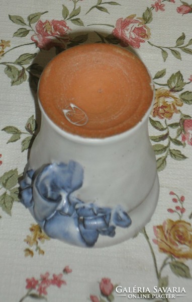 Egyedi kék díszes , kerámia kis váza .