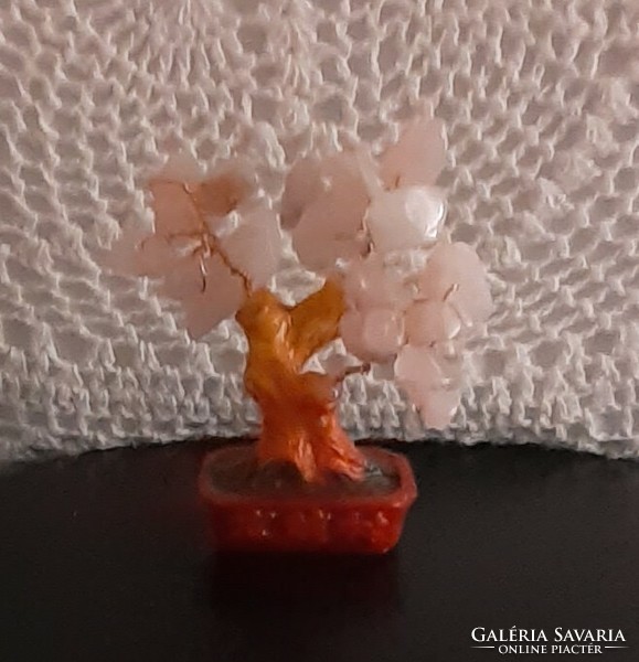 Rose quartz mineral lucky tree, tree of life, feng shui symbol